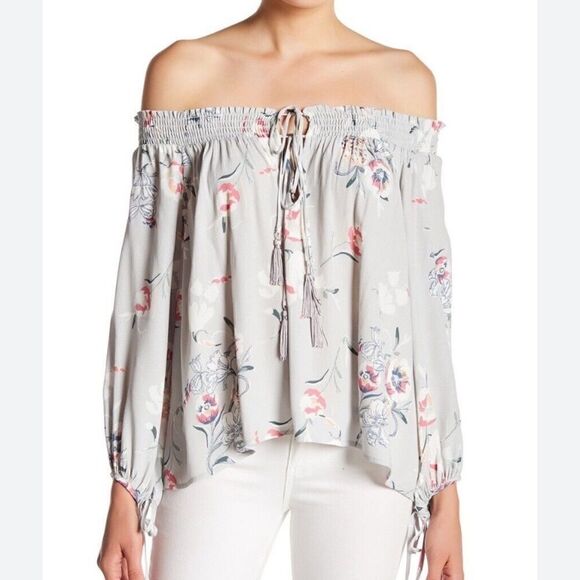 ASTR floral blouse  - Picture 1 of 14